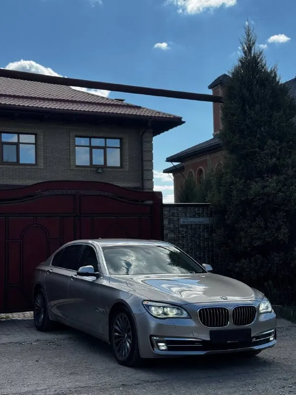 Bmw 750 хi год 2014 пробег 106000 драйв в одних руках, с момента покупки у официального дилера. 🔤🔤🔤 в родном окрасе спутниковая система охраны pandora (автозапуск, система слежения, спутник автомобиль в идеальном состоянии можно рассмотреть обмен цена 2🍋350 +79495672089 ▶️смотреть больше фото◀️ 📲 tg: @mark_karpovich1 📞 звоните: +7(949)5672089 - фотография - 1