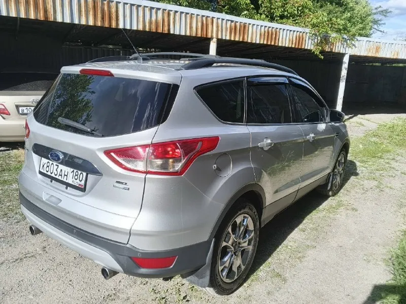 Ford escape,2012 года. объём 2.0 ecoboost,245 л. с. , движок на цепи, коробка гидротрансформатор 6-ти ступенчатый. постоянный полный привод. коплектация se. электропривод багажника, бесключевой доступ. два комплекта колёс. в птс 2 хозяина, юридическа чистая. пробег 206000. цена 1.120.000. +79493136866 📞 звоните: +7(949)3136866 - фотография - 3