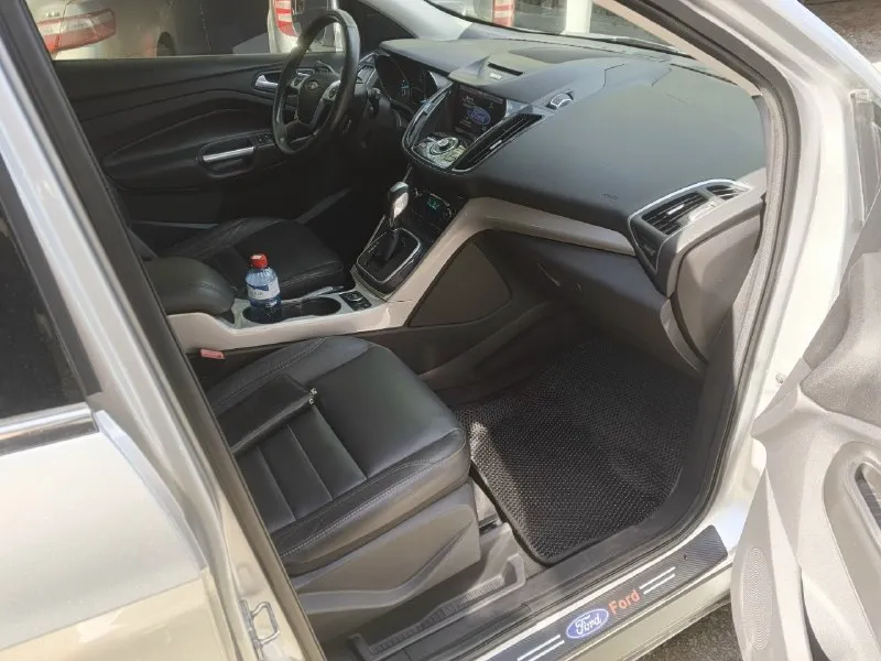 Ford escape,2012 года. объём 2.0 ecoboost,245 л. с. , движок на цепи, коробка гидротрансформатор 6-ти ступенчатый. постоянный полный привод. коплектация se. электропривод багажника, бесключевой доступ. два комплекта колёс. в птс 2 хозяина, юридическа чистая. пробег 206000. цена 1.120.000. +79493136866 📞 звоните: +7(949)3136866 - фотография - 7
