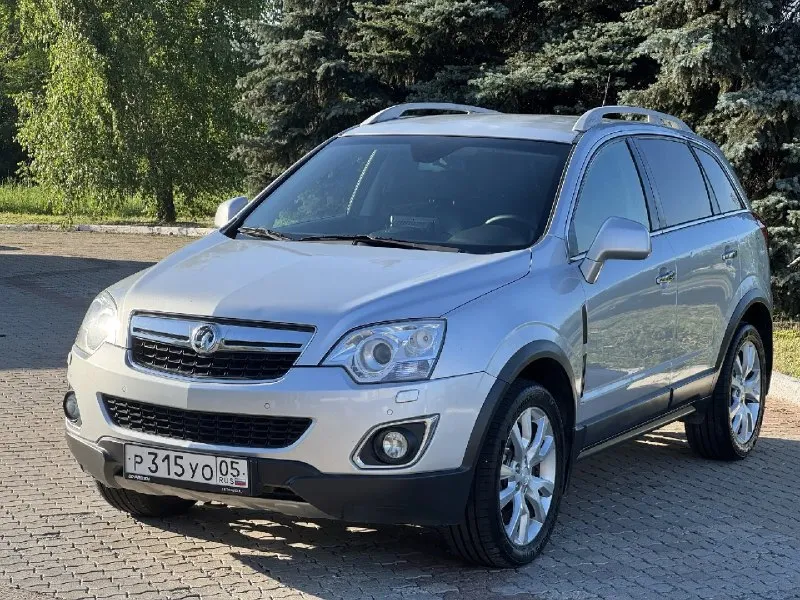 Opel antara год выпуска 2012 двигатель 3.0 v6 атмосфера коробка автомат классик полный привод комплектация: кожа, климат, подогрев сидений, круиз контроль, датчик дождя, датчик света, андроид с блютусом пробег 197 000 км проведено то: замена масла двс, замена масла акпп, замена топливного модуля цена 950 000 руб телефон +79493330237 - фотография - 1