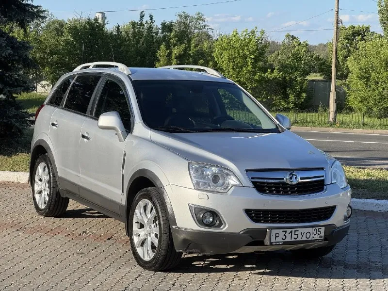 Opel antara год выпуска 2012 двигатель 3.0 v6 атмосфера коробка автомат классик полный привод комплектация: кожа, климат, подогрев сидений, круиз контроль, датчик дождя, датчик света, андроид с блютусом пробег 197 000 км проведено то: замена масла двс, замена масла акпп, замена топливного модуля цена 950 000 руб телефон +79493330237 - фотография - 3