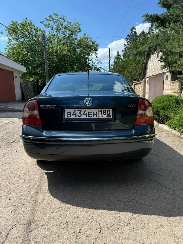 Продам свой личный volkswagen пассат 2004г. в. , я собственник, зарегистрирован на меня пробег 260 тыс. км. про автомобиль могу рассказывать много и долго. хорошая комплектация, руль 3 спицы, подогрев сидений, климат, зеркала с поворотником, последний год выпуска кузова б5.5 мотор обслужен, менял сальники клапанов, холодные свечи, красные катушки нжк, новый поддон, новые трубки на маслонасосе, жидкости все заменены, радиаторы вымыты, дикости все новые. замена масла раз в 5 т. к. расхода масла нет! подвеска новые перед рычаги все, новая евро-подвеска пружины+стойки, ничего не стучит и не гремит, жирный стаб с w8 b5, машина заходит в повороты уверенно кузов оцинкованный, коррозии нет, было пару косметических окрасов, ничего критичного, безопасность целая, проемы все целые. кузов в керамике. стоят дорогие 17 кованные диски с audi а8 д2, без них будет хороший торг. цена 680 тыс. зеркальный номер в подарок. звоните, пишите, торг минимальный +79493795437 макеевка 📞 звоните: +7(949)3795437 - фотография - 5