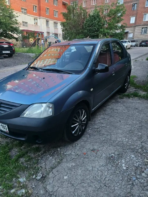 Dacia logan инжекторная 2008г. 1.4. пробег родной: 227000 личный авто. абсолютно зелёная автотека. 2 владельца. оба владельца - девушки, езда аккуратная. обслуживалась всегда во время, машина в хорошем состоянии, сел - поехал. в дтп не участвовала, в такси так же никогда не была. передние электростеклоподъемники. стоит хорошая аудиосистема. есть нюансы по порогам, кузов оцинкованный. установлена система izofix. стоят лед. лампы в фарах. печка работает отлично. 2 ключа. центральный замок. 5-ти ступка. документы в полном порядке, любое переоформление цена: 375.000. торг +79493361258 осмотр донецк. 📞 звоните: +7(949)3361258 - фотография - 2