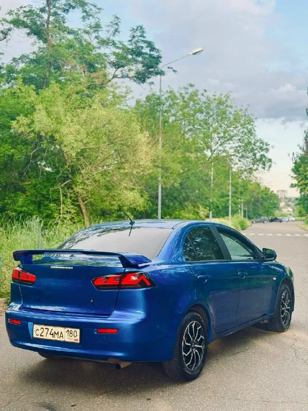 Продам mitsubishi lancer x 2011 года выпуска, двигатель 1.5 (109 л. с. ).650.000 торг у капота рассмотрю обмен донецк пробег: 250 000 км.4владельца автомобиль на ходу, обслуживался своевременно. недавно выполнены работы по обслуживанию и замене ряда деталей: заменены масла и фильтры;двигатель/коробка правый рычаг подвески; левый сайлентблок; радиатор кондиционера; ремень грм; левая шаровая опора; установлены новые газлифты капота и багажника; установлены новые задние фонари. в комплекте 2 комплекта резины на дисках (лето/зима). автомобиль полностью готов к эксплуатации. осмотр по договорённости. +79499796144 📞 звоните: +7(949)9796144 - фотография - 3
