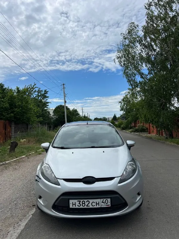 Продам ford fiesta mk6 год: 2008 родной пробег: 155тыс двигатель 1.4 бензин 100лс работает тихо и ровно, расхода масла нет. по ходовой части много нового, делать ничего не нужно, кузов в отличном состоянии без рыжиков и гнили, днище, пороги целые! просторный салон, чистый и опрятный комплектация: кондиционер❄️, эл. регулировка зеркал, задние парктроники, мульти руль, эл. регулировка фар, центральный замок. свежая летняя резина, в хорошем состоянии, 2 ключа, литые диски. документы чистые без штрафов и запретов автомобиль вложений не требует! торг есть цена: 635000 📍мариуполь 📞+79496463727 - фотография - 3