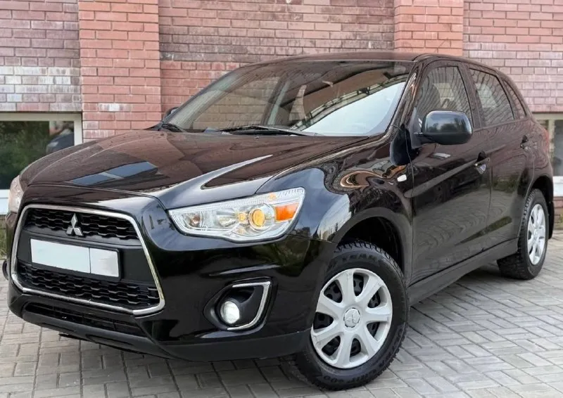 Продам mitsubishi asx рестайлинг, 2015 года выпуска, объём двигателя 1.6, коробка передач механика (самая надёжная связка в линейке!), пробег 157.000 родной! авто без дтп!, в родном окрасе✅, 2 хозяина за всё время эксплуатации, надёжный японский красовер, комфортабельный и вместительный автомобиль в идеальном состоянии, без каких либо нюансов, как внешне так и технически!, обслужен на данный момент весь от а до я, за машиной всегда ухаживали и обслуживали своевременно, имеется все сервисные книжки, два комплекта ключей, установлена сигнализация starline. комплектация: бортовой компьютер, кондиционер, датчик света и дождя, подогрев сидений, складывание зеркал, эл. регулировка зеркал, подогрев стёкол, 4 слекподъемника, abs esp, мультимедиа с хорошим звуком, имеется все для комфортного вождения. по документам любой вид оформления. цена 1.040.000 +7949564-4736 +7(949)693-5850 - фотография - 2