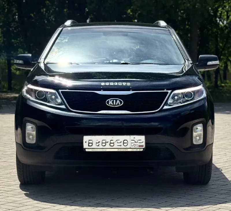 Kia sorento 2014 год двигатель 2.4 бензин коробка автомат пробег 176тыс. км родной один владелиц за все время эксплуатации автомобиль в родном окрасе! автомобиль в очень хорошем состоянии! родной пробег! авто обслужен от и до, вложения не требует не какого от слова совсем ! комплектация электропривод зеркал полный привод помощь при спуске круизконтроль мультируль камера заднего вида климат контроль двух зоны подогрев сидений подогрев зеркал подогрев дворников антибликовое зеркало датчик света датчик дождя два ключа abs esp airbag бортовой компьютер четыре стеклоподъемника с документами все в полном порядке, продажа с полным переоформлением в гаи г. донецк цена 1.580тыс. ₽ звоните остальное по +79496447942 возможно продажа в кредит 📲 tg: @artur_dadunia 📞 звоните: +7(949)6447942 - фотография - 2