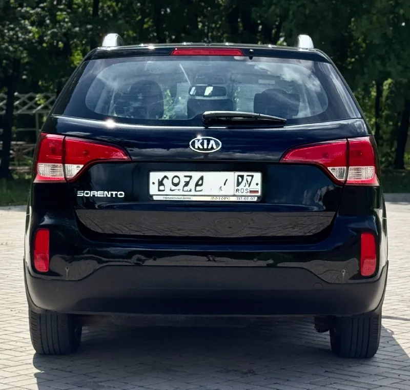 Kia sorento 2014 год двигатель 2.4 бензин коробка автомат пробег 176тыс. км родной один владелиц за все время эксплуатации автомобиль в родном окрасе! автомобиль в очень хорошем состоянии! родной пробег! авто обслужен от и до, вложения не требует не какого от слова совсем ! комплектация электропривод зеркал полный привод помощь при спуске круизконтроль мультируль камера заднего вида климат контроль двух зоны подогрев сидений подогрев зеркал подогрев дворников антибликовое зеркало датчик света датчик дождя два ключа abs esp airbag бортовой компьютер четыре стеклоподъемника с документами все в полном порядке, продажа с полным переоформлением в гаи г. донецк цена 1.580тыс. ₽ звоните остальное по +79496447942 возможно продажа в кредит 📲 tg: @artur_dadunia 📞 звоните: +7(949)6447942 - фотография - 4