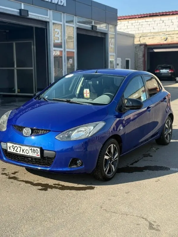 Продается стильная mazda 2 – идеальный городской автомобиль! 🚗 модель: mazda 2 🗓 год выпуска: 2008 🔧 двигатель: 1.5 (двс) 🎨 цвет: яркий синий 📏 пробег: 330,000 км 🌟 преимущества: • после покраски: обновленный внешний вид, который привлекает взгляды! • внештатная музыка: установлена качественная аудиосистема для истинных ценителей звука. • полная шумоизоляция: наслаждайтесь тишиной и комфортом во время поездок. mazda 2 – это не только надежный и экономичный автомобиль, но и отличный выбор для тех, кто ценит стиль и комфорт. идеально подходит для городских поездок и дальних путешествий! 💰 цена: 650000+торг 📞 контактный телефон: +79493807870 - фотография - 1