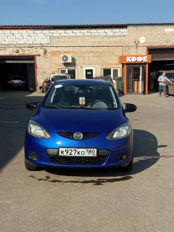 Продается стильная mazda 2 – идеальный городской автомобиль! 🚗 модель: mazda 2 🗓 год выпуска: 2008 🔧 двигатель: 1.5 (двс) 🎨 цвет: яркий синий 📏 пробег: 330,000 км 🌟 преимущества: • после покраски: обновленный внешний вид, который привлекает взгляды! • внештатная музыка: установлена качественная аудиосистема для истинных ценителей звука. • полная шумоизоляция: наслаждайтесь тишиной и комфортом во время поездок. mazda 2 – это не только надежный и экономичный автомобиль, но и отличный выбор для тех, кто ценит стиль и комфорт. идеально подходит для городских поездок и дальних путешествий! 💰 цена: 650000+торг 📞 контактный телефон: +79493807870 - фотография - 2