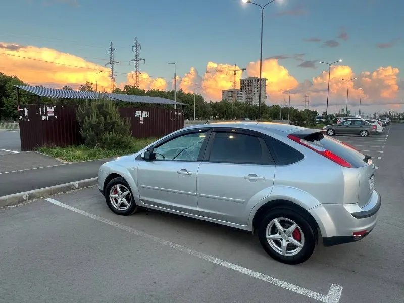 В продаже ford focus 2006 г. в.мотор 1.8 бензин в отличном состоянии недавно заменена цепь, свечи, катушки, мотор не дымит, не троит. кпп в отличном состоянии. ходовая часть без вложений. документы кристально чистые.2 комплекта резины с дисками. авто находится в городе мариуполь. подробно про авто по тел либо при встречи. цена 440тыс руб. +79497346358 - фотография - 7