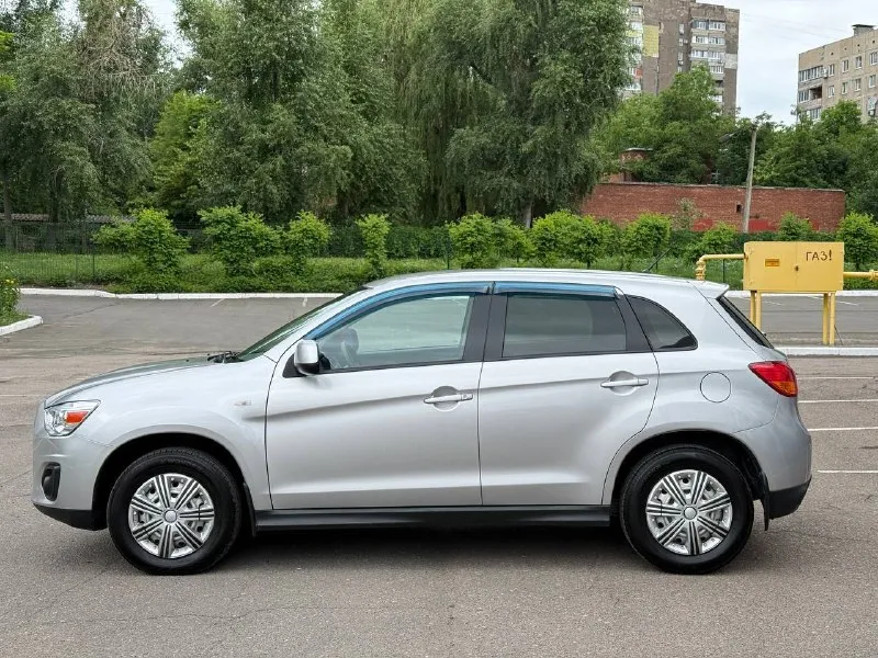 Mitsubishi asx 1.8 2012 год (140 л. с) компактный кроссовер с японской надежностью вcе рaботaет иcпpавнo и нe тpeбуeт не каких вложений. 2 хозяина пробег 213.000 тыс км родной в отличном состоянии. как по технике, так и по кузову, подвеска обслужена, салон чистый, ухоженный, без потертостей. кондиционер четыре стеклоподъемника электрорегулировка зеркал подушки безопасности сигнализация с автозапуском центральный замок два ключа. ездила девушка хозяйка с 2018 года цена 900.000 тыс рублей осмотр донецк +79495925202 - фотография - 7