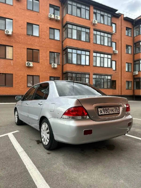 Продам mitsubishi lancer ix. Цена 390.000 рублей автомобиль в хорошем техническом состоянии, двигатель работает ровно, коробка переключает без нареканий. По ходовой части обслужен полностью(заменены рычаги, рулевые тяги, передние амортизаторы, суппорта, колодки, направляющие, втулки, тяги стабилизатора), едет уверенно. Кузов для своих лет в достойном состоянии. По мотору заменено: распредвал, гидрокомпенсаторы, рокера группа a и b, все прокладки, также заменен маслонасос, поставил новые форсунки и свечи. Новый ремень грм, ремень генератора и все подушки двигателя и коробки. Новый аккумулятор. Машина во владении 1 год. На данный момент уже вложено более 150.000 рублей. По машине осталось еще доделать: замена сцепления, заправка кондиционера фреоном, заменить гофру, так как эта прогорела, и сделать сход-развал. Салон чистый и ухоженный. Документы в порядке. Я собственник. Торг возможен при осмотре автомобиля. По всем вопросам звоните или пишите. Телефон для связи +7-949-033
📞 Звоните: +7(949)0332313 - фотография - 6