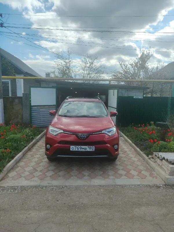 Продам автомобиль toyota rav 4 2017 год выпуска, двигатель 2.5, акпп. Пробег 89900 км, любые проверки. В красивом цвете красный ксералик, на максимальной комплектации limited. Обзор 360, память сидений, удержание в полосе, адаптивный круиз контроль, предотвращение столкновения, электропривод багажника и многое другое. Сигнализация старлайн с обратной связью и автозапуском, а также меткой и приложением в телефоне ( контроль из любой точки мира). Два новых комплекта резины r 18 (зима лето). В комплекте заводской фаркоп, поперечные рейлинги на крышу). Все в наличии, все с автобилем отдаю. Техосмотр пройден (диагностическая карта в наличии на руках). Цена 2.5 млн руб. Телефон+79493206673.
📞 Звоните: +7(949)3206673 - фотография - 3