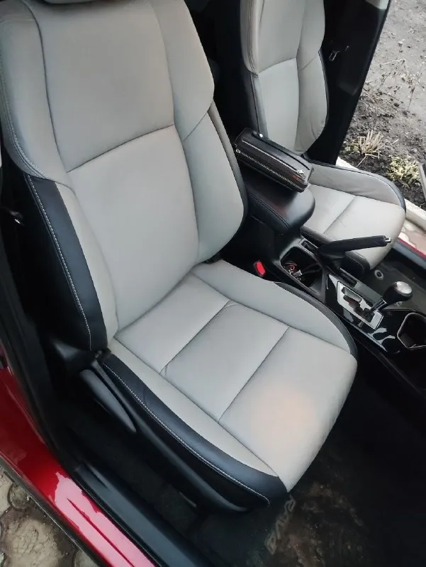 Продам автомобиль toyota rav 4 2017 год выпуска, двигатель 2.5, акпп. Пробег 89900 км, любые проверки. В красивом цвете красный ксералик, на максимальной комплектации limited. Обзор 360, память сидений, удержание в полосе, адаптивный круиз контроль, предотвращение столкновения, электропривод багажника и многое другое. Сигнализация старлайн с обратной связью и автозапуском, а также меткой и приложением в телефоне ( контроль из любой точки мира). Два новых комплекта резины r 18 (зима лето). В комплекте заводской фаркоп, поперечные рейлинги на крышу). Все в наличии, все с автобилем отдаю. Техосмотр пройден (диагностическая карта в наличии на руках). Цена 2.5 млн руб. Телефон+79493206673.
📞 Звоните: +7(949)3206673 - фотография - 7