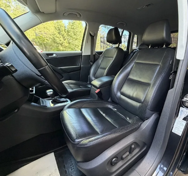 Продам volkswagen tiguan, 2.0 tsi 170л. с, 2011 года выпуска, коробка автомат, ( 4 motion) полный привод, пробег 195.000 родной!, без дтп!✅, 2 хозяина за всё время эксплуатации! авто в идеальном состоянии!, как внешне так и технически, полностью обслужен и ухожен, без каких либо вложений, имеется абсолютно все что обсулуживал по авто, все предоставлю все заказ наряды и т. д, работает все от а до я, каждая кнопочка, готов на любую проверку! комплектация максимальная: климат-контроль 2-зонный, датчик света и дождя, подогрев сидений, полный электро пакет, адаптивный фары, би-лэд, так же и туманки доработанные, птф, подсветка зеркал, расширенный бортовой компьютер, круиз контроль, эл. ручник, авто холд, парктроники, стеклоподъёмники все с доводчиками, мультимедиа с хорошим звуком, имеется абсолютно все для комфортной езды. комфортный надёжный немец по запросу скину видео обзор. по документам любой вид оформления. цена 1.180.000 +7949-693-5850 +7949564-47-36 - фотография - 7