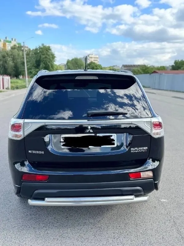 Mitsubishi outlander 2013 года
2.4 Бензин автомат
3 Хозяина.

Продам самурая 🇯🇵митсубиси аутлендер 3 поколение. Японская сборка.
Полный привод . Автомобиль в родной краски, полностью обслужен не требует вложений.
Тяговитый мотор 2.4, не сравнивать с 2.0. По коробке вопросов нет.
За машиной ухаживали, денег не жалели, обслуживание проводилось как надо.
По электрике работает абсолютно все каждая кнопка, салон как новый.
Комплектация : ultimate,
2 Ключа сигнализация с автозапуском, многофункциональная мультимедиа, двухзоный климат контроль, круиз контроль, подогревы сидений, камера заднего вида, электро зеркала, с подогревом, и т д. , в общем есть всё для комфортной езды.
Любой вид переоформление.
Остальные вопросы по телефону
+79498340074
Осмотр г. Макеевка
Цена 1, 410,000 руб торг у капота
📞 🇷🇺 Звоните: +79498340074 - фотография - 4