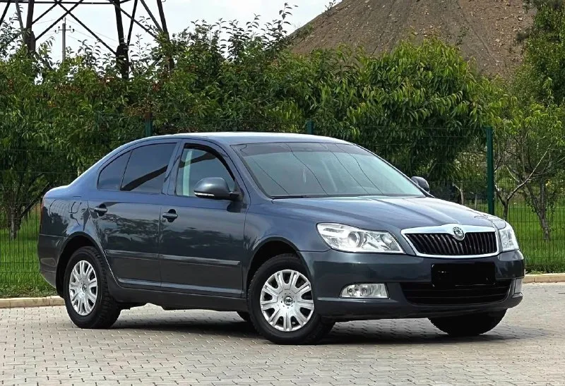 Продам легендарную skoda октавия а5 рестайлинг 2010 год в хорошем состоянии без дтп мотор не бемит не троит масло не расходует кпп на 5+ ходовая отлично салон ухожен два комплекта ключей хорошая музыка леды кондиционер работает авто тека зеленая остальные вопросы по телефону+79495209525 цена 900 тыс. Реальному клиенту торг
📞 Звоните: +7(949)5209525 - фотография - 6