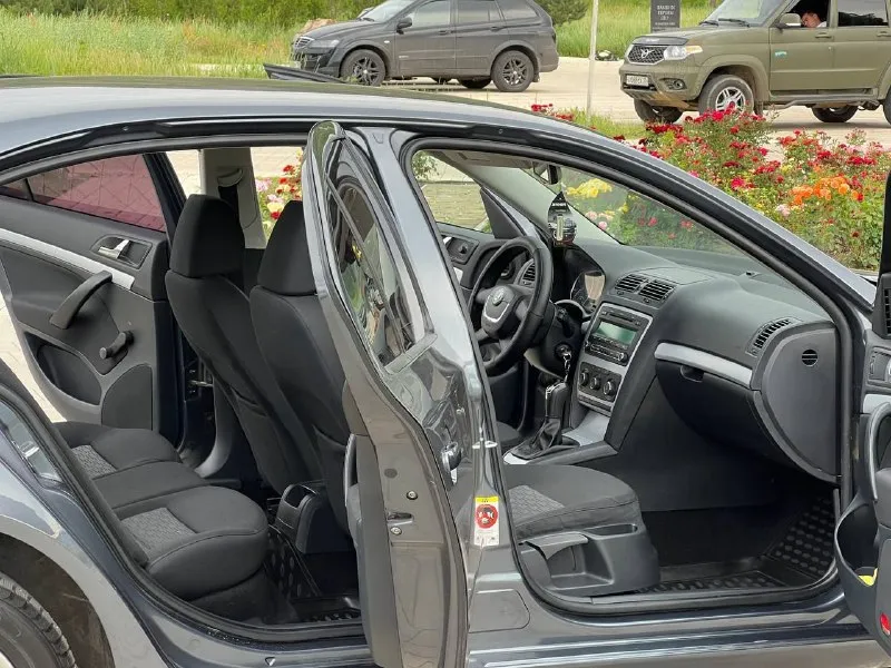 Продам легендарную skoda октавия а5 рестайлинг 2010 год в хорошем состоянии без дтп мотор не бемит не троит масло не расходует кпп на 5+ ходовая отлично салон ухожен два комплекта ключей хорошая музыка леды кондиционер работает авто тека зеленая остальные вопросы по телефону+79495209525 цена 900 тыс. Реальному клиенту торг
📞 Звоните: +7(949)5209525 - фотография - 8