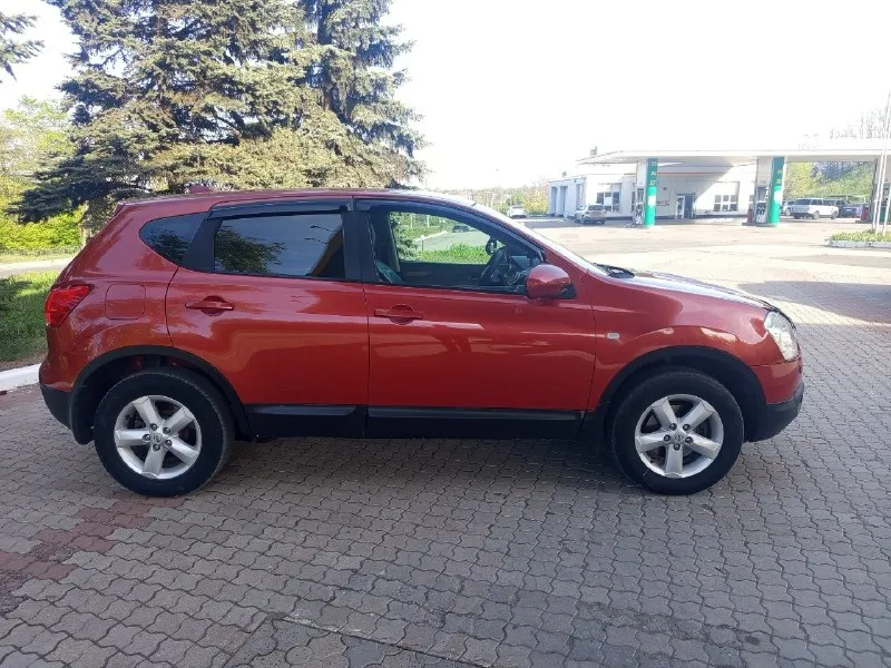 Продаю надёжный кроссовер nissan кашкай j10 2л автомат 2008 года автомобиль в отличном состоянии вложении не требует никаких. что касается кузова двигатель акпп ходовой салон это все в отличном состоянии. так же установлен магнитола tsla камера заднего вида и многое другое для комфорта техосмотр пройден официально я хозяин машинный цена 845000тр символически торг звоните +79495036203 📞 звоните: +7(949)5036203 - фотография - 5