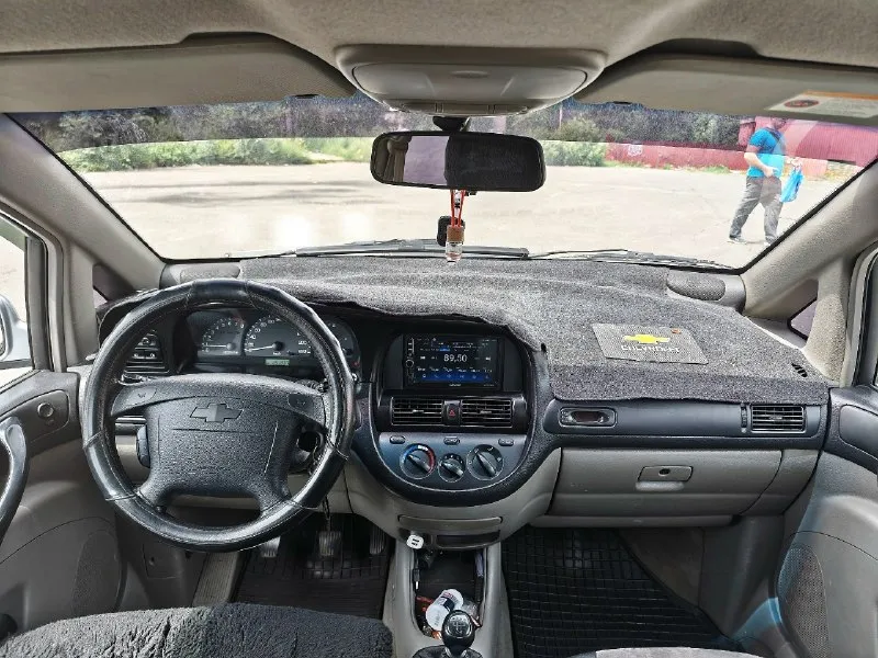 Автор: продам chevrolet rezzo 2006г. Выпуска 1.6 коробка механика, четыре стеклоподъёмника, кондиционер, регулировка руля по высоте, подушки безопасности водителя и переднего пассажира и боковые в передних сидений, 2din магнитола, камера заднего вида, усилитель на колонки хорошие динамики, два комплекта колес, лето 16 на дисках, зима 15 на штампах также есть к ним колпаки, пробег 281337 по машине есть коцки от времени не гнилая, машина каждый день на ходу. Цена 550000 хороший торг у капота. +79494383408 донецк наш канал вк [ !!!наш телеграм канал [ бесплатное размещение за репост!!! Мы в мах [
📞 Звоните: +7(949)4383408 - фотография - 7