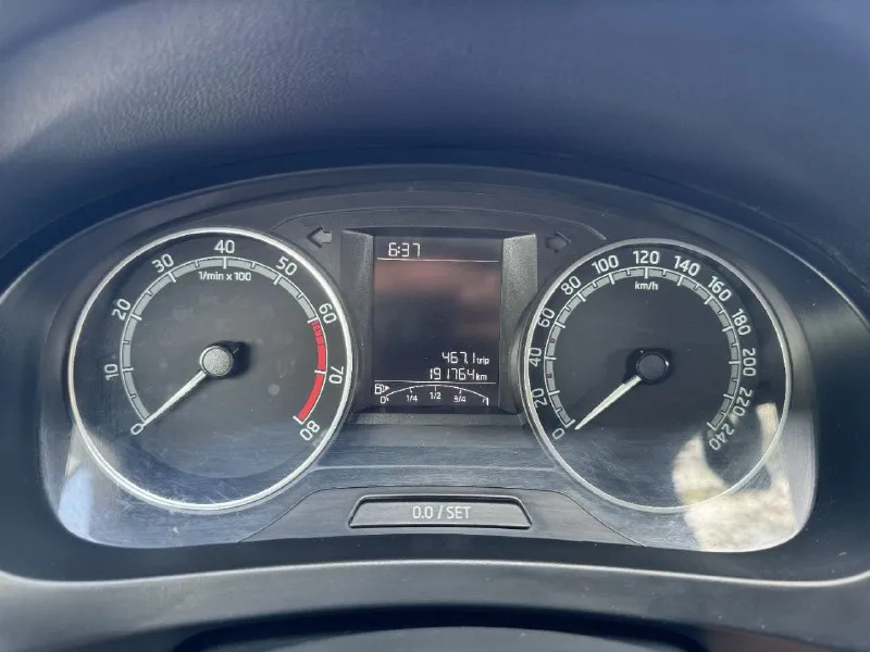 🚙 Skoda rapid

💰Цена: 850 000р
🏢Город: мариуполь
📅Год выпуска: 2017
🧾Пробег: 191 765 км.
⚙️Двигатель: 1.6
⛽Топливо: бензин
⚙️Кпп: механика

📞 Телефон:

+7-949-727-41-51
+7-949-551-91-52
+7-989-263-55-56

💾 Описание:

Всеми любимый, проверенный времен. .. Как новый
✅ Лифтбэк - огромный багажник
✅ Надежный двигатель
✅ Маленький расход топлива
✅ Южная эксплуатация

❄️ Кондиционер (работает отлично), полный электропакет, abs, airbag, птф, усилитель руля, центральный замок, android
Магнитола с usb, подогрев сидений, бортовой компьютер.

➕Автомобиль с пройденным техническим осмотром и готов к переоформлению.

Улица шевченко 2️⃣6️⃣9️⃣

🏦 Возможна продажа в кредит по двум документам. - фотография - 9