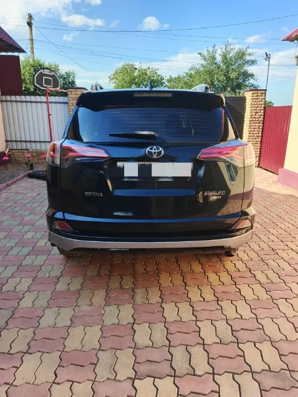 Toyota rav4,2017г
В хорошем состоянии, без дтп полностью в родном окрасе.
Мотор 2л полный привод пробег165т, автомат, комплектация:без ключевой доступ, кожаный салон, парктроники, камера заднего вида, электро привод сиденья, багажника, климат-контроль, датчики дождя, и тд✅
Машина полностью обслужена вложений не требует!
Цена 2.370 000руб
Тел +79493486525
📞 🇷🇺 Звоните: +79493486525 - фотография - 4