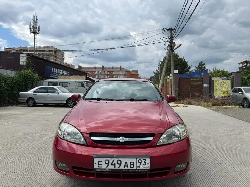 Chevrolet lacetti 1.6 at 2007 — настоящий живой кореец в отличном состоянии! С гбо который вписан в птс!

Продам chevrolet lacetti 1.6 на автомате, 2007 года.
Автомобиль полностью в родном заводском окрасе — без перекрасов, без скрытых ремонтов. Родные заводские зазоры, кузов сохранился очень достойно. Дно и пороги в идеальном состоянии — таких экземпляров осталось единицы.

✅ Родной пробег 300 000 км, без скруток
✅ Чистый кореец
✅ Имеет три vin-кода
✅ Гбо установлено, вписано в птс(баллон на 60 литров) хватает на неделю активной езды
✅ Надёжный двигатель 1.6 работает ровно, как швейцарские часы
✅ Автомат работает отлично — без пинков, рывков и задержек
✅ Кондиционер морозит как надо ❄️ заправил на днях
✅ 4 Эл стеклоподъемника
✅ Новые фары и туманки, свет отличный
✅ Новая резина
✅ Красивые диски
✅ Эффектный вишнёвый цвет

✅Документы кристально чистые, штрафов, запретов нет, полное переоформление, тех осмотр пройден

Очень комфортный, неприхотливый
Машина в донецке, калининский район
+79499987030 - фотография - 1