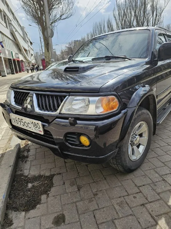 Продаётся любимый мною автомобиль pajero sport 2008 года выпуска апрель.2.5 turbo diesel. Машина не требует вложений, полностью обслужена, включая масло в двс. Подогрев сидений, кондиционер, гидроусилитель руля, кожаный салон, мкпп, противотуманки, руль с регулировкой всё в рабочем состоянии. Км. Кузов имеет косметические окрасы, машина не битая. Очень надёжный рамный джип 4×4подключаемый. Один хозяин, документы в идеале. Цена 1200000 тел. +7(949) 777-88-50 - фотография - 1