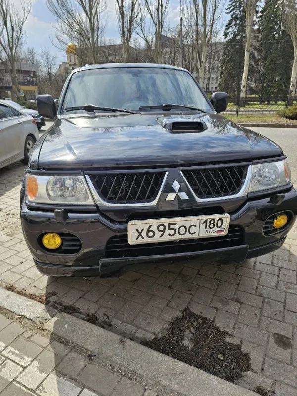 Продаётся любимый мною автомобиль pajero sport 2008 года выпуска апрель.2.5 turbo diesel. Машина не требует вложений, полностью обслужена, включая масло в двс. Подогрев сидений, кондиционер, гидроусилитель руля, кожаный салон, мкпп, противотуманки, руль с регулировкой всё в рабочем состоянии. Км. Кузов имеет косметические окрасы, машина не битая. Очень надёжный рамный джип 4×4подключаемый. Один хозяин, документы в идеале. Цена 1200000 тел. +7(949) 777-88-50 - фотография - 3