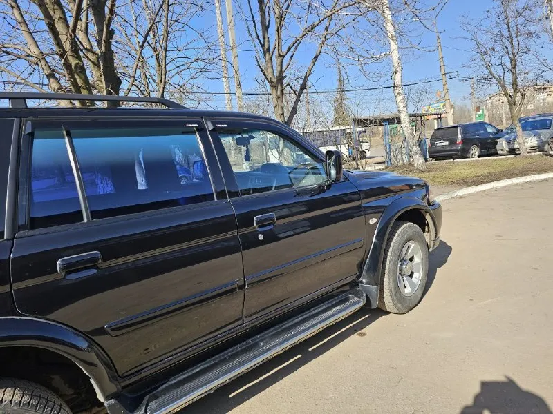 Продаётся любимый мною автомобиль pajero sport 2008 года выпуска апрель.2.5 turbo diesel. Машина не требует вложений, полностью обслужена, включая масло в двс. Подогрев сидений, кондиционер, гидроусилитель руля, кожаный салон, мкпп, противотуманки, руль с регулировкой всё в рабочем состоянии. Км. Кузов имеет косметические окрасы, машина не битая. Очень надёжный рамный джип 4×4подключаемый. Один хозяин, документы в идеале. Цена 1200000 тел. +7(949) 777-88-50 - фотография - 6