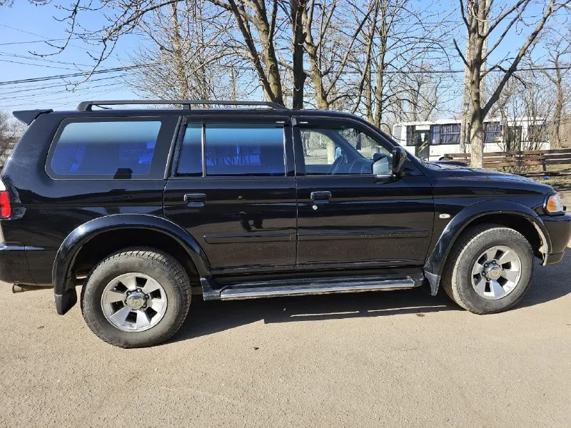 Продаётся любимый мною автомобиль pajero sport 2008 года выпуска апрель.2.5 turbo diesel. Машина не требует вложений, полностью обслужена, включая масло в двс. Подогрев сидений, кондиционер, гидроусилитель руля, кожаный салон, мкпп, противотуманки, руль с регулировкой всё в рабочем состоянии. Км. Кузов имеет косметические окрасы, машина не битая. Очень надёжный рамный джип 4×4подключаемый. Один хозяин, документы в идеале. Цена 1200000 тел. +7(949) 777-88-50 - фотография - 8