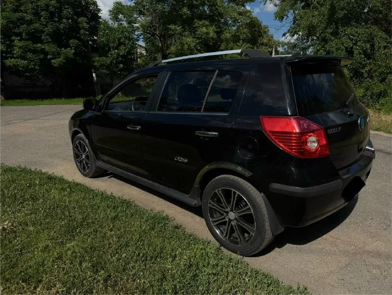 Автор: продам geely mk cross донецк, центр 2013 года выпуска куплена в салоне в 2014 двигатель: 1.5, бензин кпп: механика двигатель с toyota, ремни, фильтра и остальные расходники тоже toyota электрорегулировка зеркал, 4 стеклоподъемника (электро), подогрев заднего стекла, задний дворник, кондиционер, центральный замок, мультимедиа с usb флешкой машина полностью обработана от коррозии (днище, крылья, пороги, двери, капот, крышка багажника) 2 комплекта ключей, 3 брелка сигнализации. С момента покупки машина в одной семье. Все стекла родные, в дтп не была, безопасность заводская. Машина без нареканий, кондиционер заправлен и морозит, печка жарит, в ближнем свете стоят дорогие светодиоды - свет отличный, работает абсолютно все. Обслуживается всегда на сервисе, все заказ наряды имеются. Замена масла каждые 6-7 т. Км. 1000 км назад была замена антифриза, помпы, приводных ремней и ремня грм. Перебрана передняя подвеска. Пробег : 114000т. Км. Цена 419.000₽, торг имеется полное
📞 Звоните: +7(949)4861160 - фотография - 2