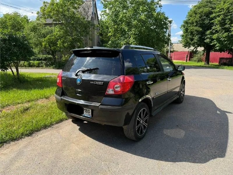 Автор: продам geely mk cross донецк, центр 2013 года выпуска куплена в салоне в 2014 двигатель: 1.5, бензин кпп: механика двигатель с toyota, ремни, фильтра и остальные расходники тоже toyota электрорегулировка зеркал, 4 стеклоподъемника (электро), подогрев заднего стекла, задний дворник, кондиционер, центральный замок, мультимедиа с usb флешкой машина полностью обработана от коррозии (днище, крылья, пороги, двери, капот, крышка багажника) 2 комплекта ключей, 3 брелка сигнализации. С момента покупки машина в одной семье. Все стекла родные, в дтп не была, безопасность заводская. Машина без нареканий, кондиционер заправлен и морозит, печка жарит, в ближнем свете стоят дорогие светодиоды - свет отличный, работает абсолютно все. Обслуживается всегда на сервисе, все заказ наряды имеются. Замена масла каждые 6-7 т. Км. 1000 км назад была замена антифриза, помпы, приводных ремней и ремня грм. Перебрана передняя подвеска. Пробег : 114000т. Км. Цена 419.000₽, торг имеется полное
📞 Звоните: +7(949)4861160 - фотография - 3