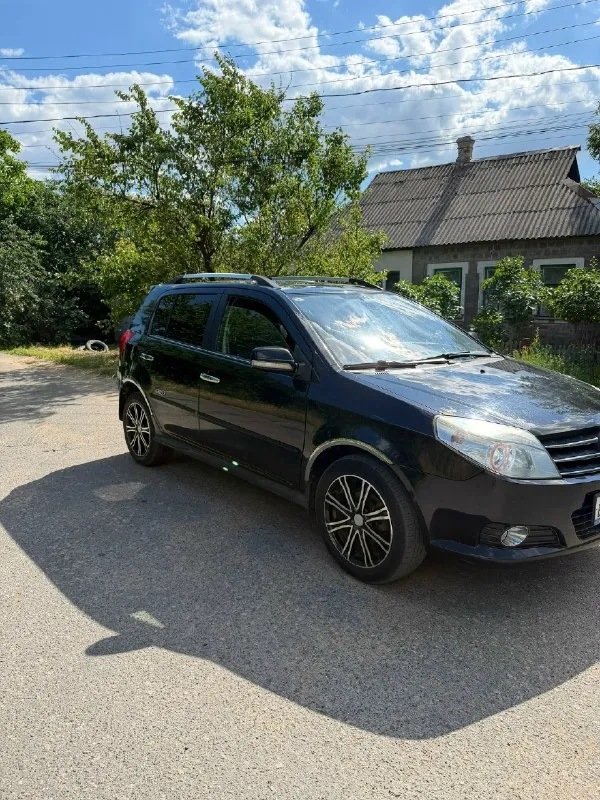 Автор: продам geely mk cross донецк, центр 2013 года выпуска куплена в салоне в 2014 двигатель: 1.5, бензин кпп: механика двигатель с toyota, ремни, фильтра и остальные расходники тоже toyota электрорегулировка зеркал, 4 стеклоподъемника (электро), подогрев заднего стекла, задний дворник, кондиционер, центральный замок, мультимедиа с usb флешкой машина полностью обработана от коррозии (днище, крылья, пороги, двери, капот, крышка багажника) 2 комплекта ключей, 3 брелка сигнализации. С момента покупки машина в одной семье. Все стекла родные, в дтп не была, безопасность заводская. Машина без нареканий, кондиционер заправлен и морозит, печка жарит, в ближнем свете стоят дорогие светодиоды - свет отличный, работает абсолютно все. Обслуживается всегда на сервисе, все заказ наряды имеются. Замена масла каждые 6-7 т. Км. 1000 км назад была замена антифриза, помпы, приводных ремней и ремня грм. Перебрана передняя подвеска. Пробег : 114000т. Км. Цена 419.000₽, торг имеется полное
📞 Звоните: +7(949)4861160 - фотография - 5
