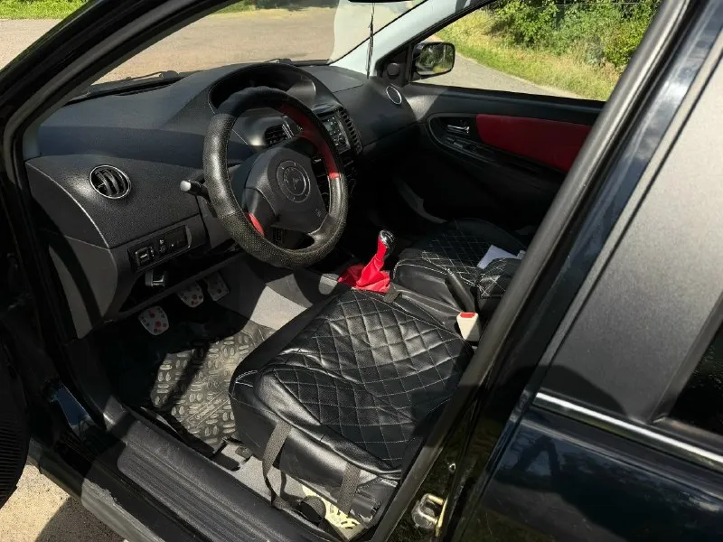 Автор: продам geely mk cross донецк, центр 2013 года выпуска куплена в салоне в 2014 двигатель: 1.5, бензин кпп: механика двигатель с toyota, ремни, фильтра и остальные расходники тоже toyota электрорегулировка зеркал, 4 стеклоподъемника (электро), подогрев заднего стекла, задний дворник, кондиционер, центральный замок, мультимедиа с usb флешкой машина полностью обработана от коррозии (днище, крылья, пороги, двери, капот, крышка багажника) 2 комплекта ключей, 3 брелка сигнализации. С момента покупки машина в одной семье. Все стекла родные, в дтп не была, безопасность заводская. Машина без нареканий, кондиционер заправлен и морозит, печка жарит, в ближнем свете стоят дорогие светодиоды - свет отличный, работает абсолютно все. Обслуживается всегда на сервисе, все заказ наряды имеются. Замена масла каждые 6-7 т. Км. 1000 км назад была замена антифриза, помпы, приводных ремней и ремня грм. Перебрана передняя подвеска. Пробег : 114000т. Км. Цена 419.000₽, торг имеется полное
📞 Звоните: +7(949)4861160 - фотография - 6