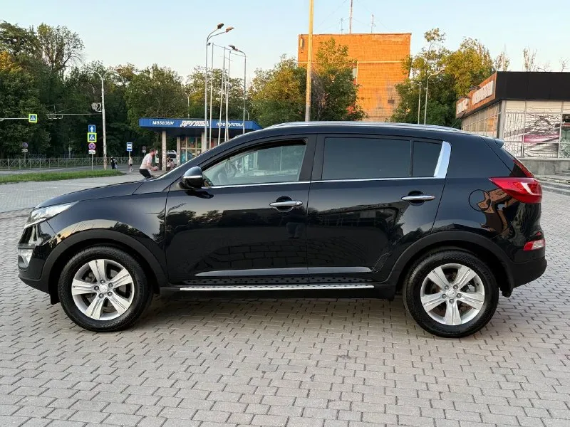 Продам kia sportage 2.0 бензин год выпуска 2012 состояние идеальное. без вмятин царапин и рыжиков сервисные книги. 2 ключа в родном окрасе вложений не требует! любое оформление! салон не затертый не порваный авто полностью обслужена до мелочей работает ровно. коробка переключает идеально климат контроль работает все жидкости заменены! стекла все родные каждая кнопка работает) цена 1.215₽ +7-949-794-46-27 остольные вопросы по телефону звоните в любое время. 📲 tg: евгений 📞 звоните: +7(949)7944627 - фотография - 6