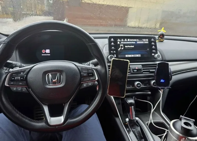 Продам honda accord sport 2018 1.5 turbo 🚗 продаётся honda accord x 1.5 turbo 🚗 📅 год выпуска: 2018 ⚙️ двигатель: 1.5 turbo (192 л. с. ), бензин ⚙️ кпп: автомат (cvt) ⛽️ расход: от 7.5 л/100 км 📍 пробег: 143.000 📌 привод: передний 🪪 птс: оригинал / 1 владелец ⠀ 💡 комплектация: — адаптивный круиз-контроль — камера заднего вида — мультимедиа с carplay / android auto — брейк система (доп. торможение) ⠀ ✅ машина в отличном состоянии, ничего делать не нужно ✅ вся электроника работает ✅ своевременное обслуживание, масла и фильтра по регламенту. ✅ готов к проверкам на любом сто 🫰- 2,250,000 торг у капота. +79498318018 донецк, макеевка. 📞 звоните: +7(949)8318018 - фотография - 3