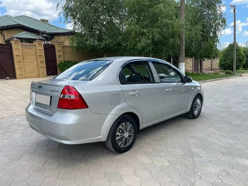 | chevrolet aveo | •2008 год. •1.5 +🎁 могу отдать газ: пропан евро 4. что очень удобно в данное время)🙂 механика, машина в отличном состоянии как в техническом - так и внешне. по комплектации : кондиционер заправлен и холодит!, абс, 4 электро-стеклоподъемника. регулировка зеркал, сигналка с авто-запуском, что очень удобно в зимний период. кузов крепкий, реально геометрия вся родная, готова к любым проверкам ✅👌🏻 по салону прекрасная, действительно следили. чистый и аккуратный салон — без пятен и повреждений. все работает исправно. недавно проходили то. масла фильтра грм. цена: 495000р тел +79493161086 📞 +79604427133 - так же телеграмм, бывают проблемы с сетью. 📲 - фотография - 4