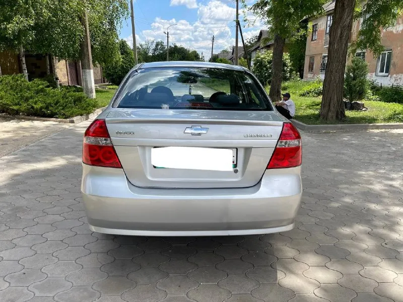 | chevrolet aveo | •2008 год. •1.5 +🎁 могу отдать газ: пропан евро 4. что очень удобно в данное время)🙂 механика, машина в отличном состоянии как в техническом - так и внешне. по комплектации : кондиционер заправлен и холодит!, абс, 4 электро-стеклоподъемника. регулировка зеркал, сигналка с авто-запуском, что очень удобно в зимний период. кузов крепкий, реально геометрия вся родная, готова к любым проверкам ✅👌🏻 по салону прекрасная, действительно следили. чистый и аккуратный салон — без пятен и повреждений. все работает исправно. недавно проходили то. масла фильтра грм. цена: 495000р тел +79493161086 📞 +79604427133 - так же телеграмм, бывают проблемы с сетью. 📲 - фотография - 6