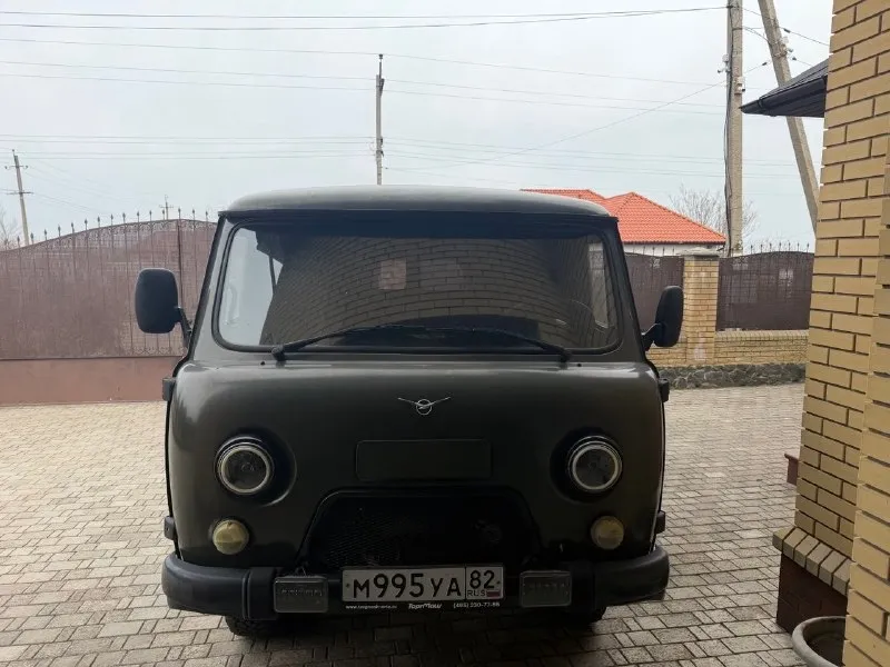 Уаз буханка (уаз-2206), состояние близкое к новому
Продается уаз буханка в отличном состоянии. Автомобиль полностью обслужен, использовался бережно, без тяжелой эксплуатации.
Основные преимущества:
* Оригинальный внешний вид в защитном матовом цвете хаки.
* Современная приборная панель с электронным одометром.
* Пробег всего 3 246 км.
* Кузов без коррозии, вмятин и серьезных повреждений.
* Чистый и аккуратный салон.
* Технически полностью исправен, вложений не требует.
* Полный привод, высокая проходимость.
* Подойдет как для охоты, рыбалки, путешествий, так и для коммерческого использования.
Автомобиль хранится в гараже, готов к эксплуатации в любое время. Все узлы и агрегаты работают исправно.
Характеристики:
* Марка: уаз буханка
* Пробег: 3 246 км
* Цвет: хаки (матовый)
* Тип привода: полный
* Состояние: отличное
Осмотр по договоренности. Возможен разумный торг у автомобиля. +79493167195 1.100🍋 - фотография - 1