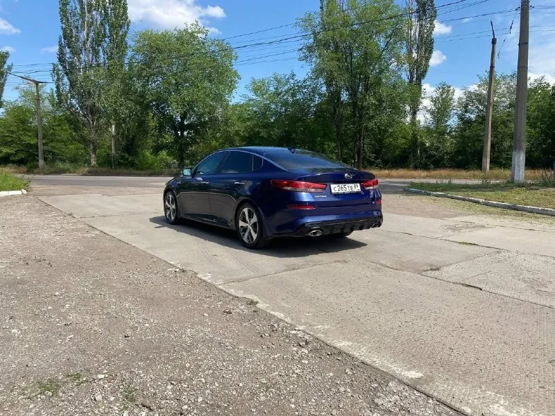 Продам kia optima 2019 год мотор 2.5 коробка автомат (aisin), на авто все работает, пробег 107 тыс км, цена 1.530₽ автомобиль в полной комплектации,2 ключа сигнализация с автозапуском, сервисная книга, парктроники, камера заднего вида, хороший свет ﻿﻿климат контроль( рабочий) ﻿﻿монитор aux/bt/usb/ хорошая музыка ﻿один владелец. авто в отличном обслуженном состоянии ( все и когда делалось могу рассказать и показать, все расходники и запчасти только оригинал ). в таком обслуженном состоянии автомобилей мало. двигатель, коробка и ходовая часть без нареканий все работает, салон чистый и ухоженный,2 комплекта хорошей резины r18 документы в порядке, переоформление в мрэо (могу присутствовать )все остальные вопросы по тел +79494936731, торг и полный бак бензина реальному покупателю - фотография - 4