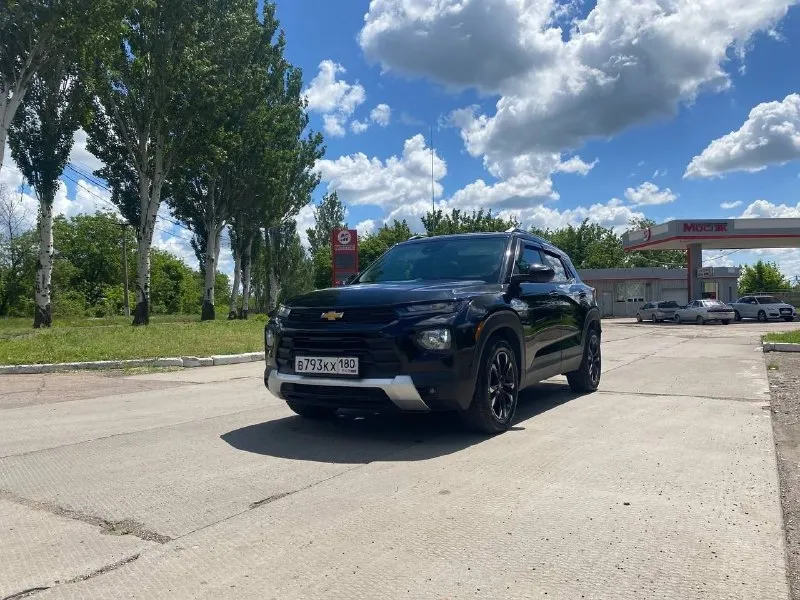 Продам chevrolet trailblazer 2020 год мотор 1.3t коробка автомат, пробег 97 тысяч км, цена 1.850₽ автомобиль в полной комплектации,2 ключа и сервисная книжка
Безключевой доступ
Датчик дождя, света
Подогрев сидений, руля
Парктроники, камеры
Климат контроль 2-х зонный, панорамная крыша
Монитор aux/bt/usb/
Музыка хорошая.
Без дтп, гаражное хранение, авто в хорошем обслуженном состоянии, кузов как новый без вмятин и царапин, нанесена керамика, делал полный дэтэйлинг, на авто имеется все для комфотрной езды, покупкой будете довольны!! Двигатель коробка и ходовая часть без нареканий и без посторонних шумов, салон чистый и ухоженный, хорошая новая резина
Документы в порядке без каких либо ограничений, переоформление в мрэо приветствуется (могу присутствовать )все остальные вопросы по телефону или пишите, торг - фотография - 10