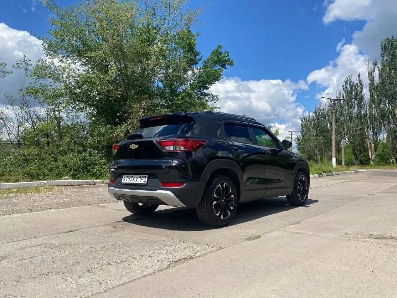 Продам chevrolet trailblazer 2020 год мотор 1.3t коробка автомат, пробег 97 тысяч км, цена 1.850₽ автомобиль в полной комплектации,2 ключа и сервисная книжка
Безключевой доступ
Датчик дождя, света
Подогрев сидений, руля
Парктроники, камеры
Климат контроль 2-х зонный, панорамная крыша
Монитор aux/bt/usb/
Музыка хорошая.
Без дтп, гаражное хранение, авто в хорошем обслуженном состоянии, кузов как новый без вмятин и царапин, нанесена керамика, делал полный дэтэйлинг, на авто имеется все для комфотрной езды, покупкой будете довольны!! Двигатель коробка и ходовая часть без нареканий и без посторонних шумов, салон чистый и ухоженный, хорошая новая резина
Документы в порядке без каких либо ограничений, переоформление в мрэо приветствуется (могу присутствовать )все остальные вопросы по телефону или пишите, торг - фотография - 6