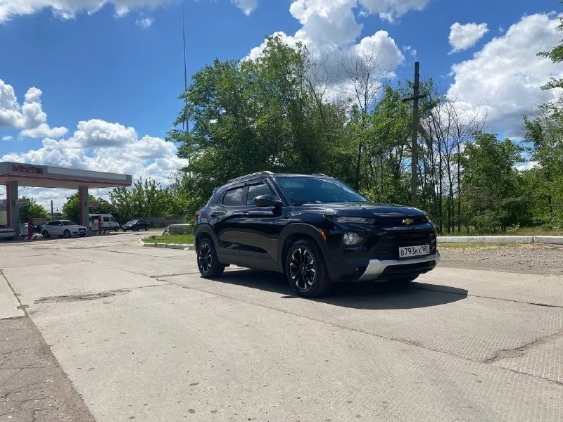 Продам chevrolet trailblazer 2020 год мотор 1.3t коробка автомат, пробег 97 тысяч км, цена 1.850₽ автомобиль в полной комплектации,2 ключа и сервисная книжка
Безключевой доступ
Датчик дождя, света
Подогрев сидений, руля
Парктроники, камеры
Климат контроль 2-х зонный, панорамная крыша
Монитор aux/bt/usb/
Музыка хорошая.
Без дтп, гаражное хранение, авто в хорошем обслуженном состоянии, кузов как новый без вмятин и царапин, нанесена керамика, делал полный дэтэйлинг, на авто имеется все для комфотрной езды, покупкой будете довольны!! Двигатель коробка и ходовая часть без нареканий и без посторонних шумов, салон чистый и ухоженный, хорошая новая резина
Документы в порядке без каких либо ограничений, переоформление в мрэо приветствуется (могу присутствовать )все остальные вопросы по телефону или пишите, торг - фотография - 7