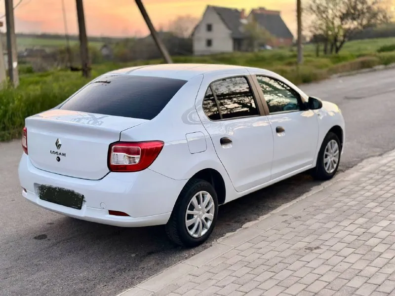 Renault logan 2 ❤️
2020 Г. 130000 км. 🆕
Бензин 1.6 💥
Кпп - автомат!⚙️
Кондиционер ❄️
В заводском окрасе 💯
(Два косметических подкраса)
Оригинальное остекление 🪟
Очень ухоженный автомобиль🔝
Отличное состояние @alexandr_r_auto - фотография - 4