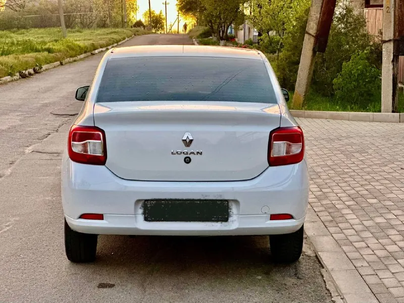 Renault logan 2 ❤️
2020 Г. 130000 км. 🆕
Бензин 1.6 💥
Кпп - автомат!⚙️
Кондиционер ❄️
В заводском окрасе 💯
(Два косметических подкраса)
Оригинальное остекление 🪟
Очень ухоженный автомобиль🔝
Отличное состояние @alexandr_r_auto - фотография - 6