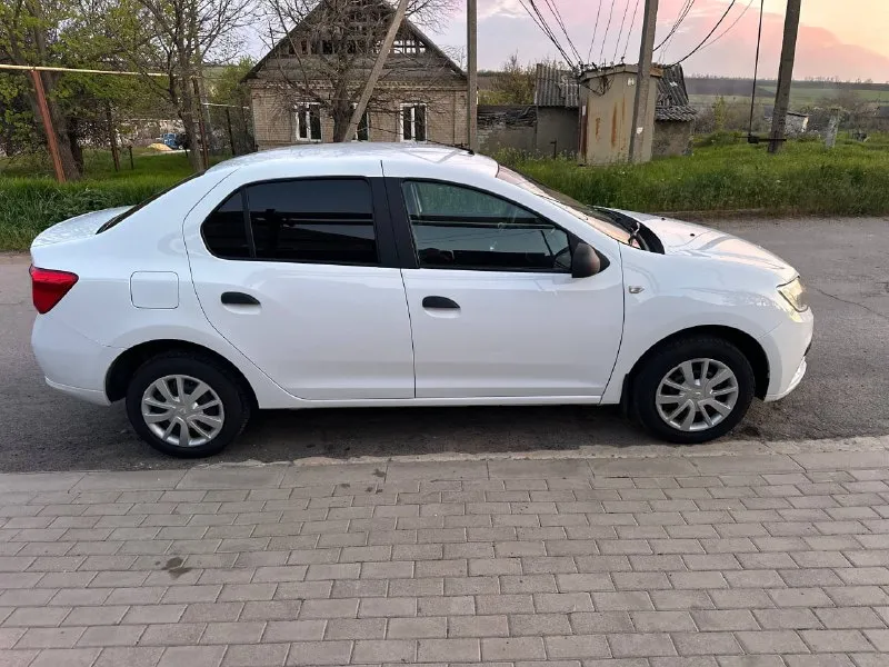 Renault logan 2 ❤️
2020 Г. 130000 км. 🆕
Бензин 1.6 💥
Кпп - автомат!⚙️
Кондиционер ❄️
В заводском окрасе 💯
(Два косметических подкраса)
Оригинальное остекление 🪟
Очень ухоженный автомобиль🔝
Отличное состояние @alexandr_r_auto - фотография - 8
