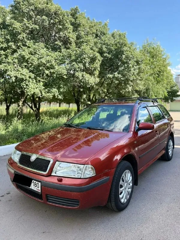 ❗️Продам skoda octavia tour гбо евро 4 универсал❗️
Двигатель: 1.6 газ/бензин (avu)
Коробка: механика.
Пробег: 271.913 (родной)
Автомобиль в хорошем состоянии как по технической части так и по кузову,
Авто без дтп все стекла родные, лобовое менялось от сколов. Авто местное, не пригон с рф.
Днище и пороги абсолютно целые без дыр и тд. Ходовая часть без посторонних звуков и без вложений. Есть блокнот в который записывались все замены, когда и чего. Газ евро 4 вписан, работает без нареканий, расход минимальный 350 рублей на 100км.
Двигатель масло не жрет не грамма, грм поменян 2 тыс назад. Коробка механика 5-ти ступка, втыкается четко, кулиса не разбита, ничего не вылетает. Новый термостат помпа. Магнитофон андроид, с навигацией, камера заднего вида, bluetooth, aux, usb. У авто очень большой багажник из-за того что она универсал, сидения складываются в ровный пол.
Частично зашумлена и обработано, по этому и хорошо сохранилась.
Цена: 💵 545.000💵 торг
Осмотр:г. Макеевка.
+79490943554 - фотография - 1
