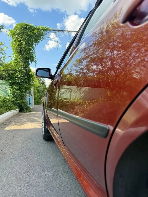 ❗️Продам skoda octavia tour гбо евро 4 универсал❗️
Двигатель: 1.6 газ/бензин (avu)
Коробка: механика.
Пробег: 271.913 (родной)
Автомобиль в хорошем состоянии как по технической части так и по кузову,
Авто без дтп все стекла родные, лобовое менялось от сколов. Авто местное, не пригон с рф.
Днище и пороги абсолютно целые без дыр и тд. Ходовая часть без посторонних звуков и без вложений. Есть блокнот в который записывались все замены, когда и чего. Газ евро 4 вписан, работает без нареканий, расход минимальный 350 рублей на 100км.
Двигатель масло не жрет не грамма, грм поменян 2 тыс назад. Коробка механика 5-ти ступка, втыкается четко, кулиса не разбита, ничего не вылетает. Новый термостат помпа. Магнитофон андроид, с навигацией, камера заднего вида, bluetooth, aux, usb. У авто очень большой багажник из-за того что она универсал, сидения складываются в ровный пол.
Частично зашумлена и обработано, по этому и хорошо сохранилась.
Цена: 💵 545.000💵 торг
Осмотр:г. Макеевка.
+79490943554 - фотография - 3